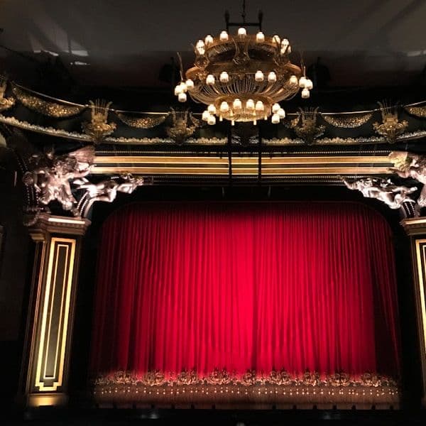 Curso Prático de Teatro: Técnicas Essenciais para Educadores