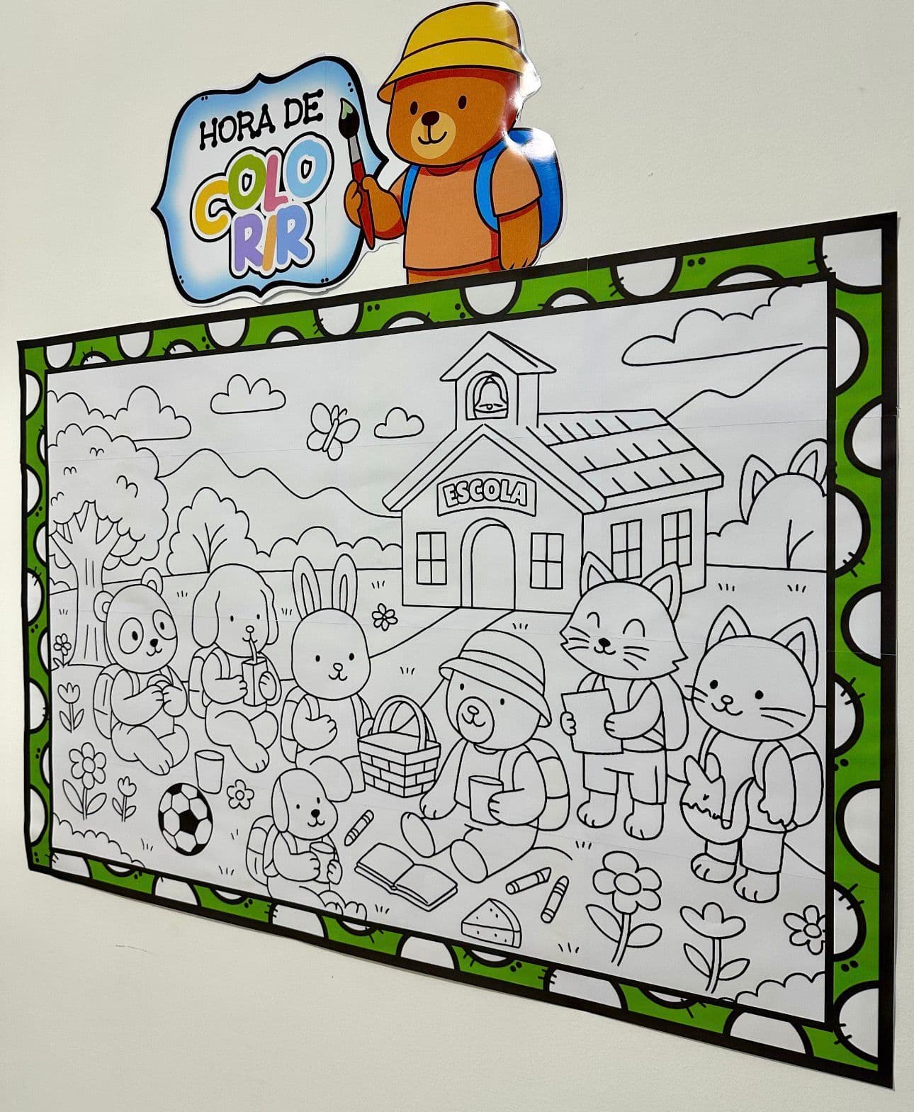 Painel para pintura Coletiva tema Volta às Aulas
